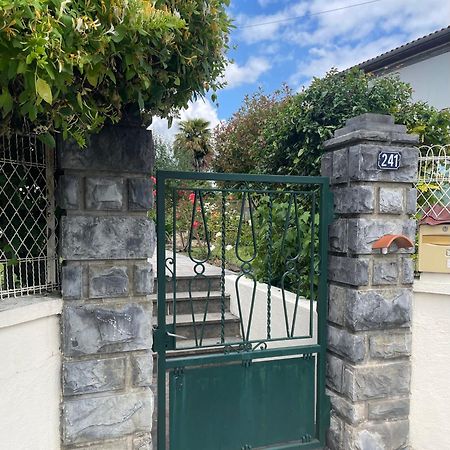 Appartement Independant En Rdc Chez Habitant Lannemezan Eksteriør billede